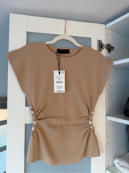 Zara Tops - Zara Beige sleeveless knit top with side cut out detailing